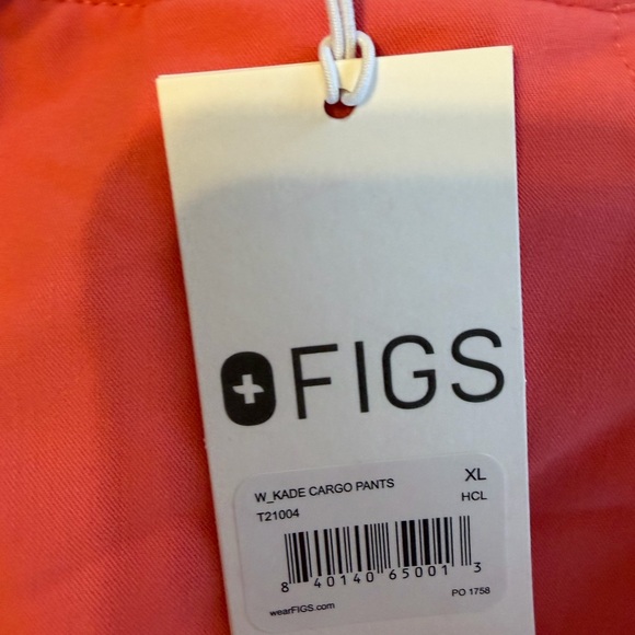 Figs set L Catarina top and XL Kade bottom - Picture 5 of 5